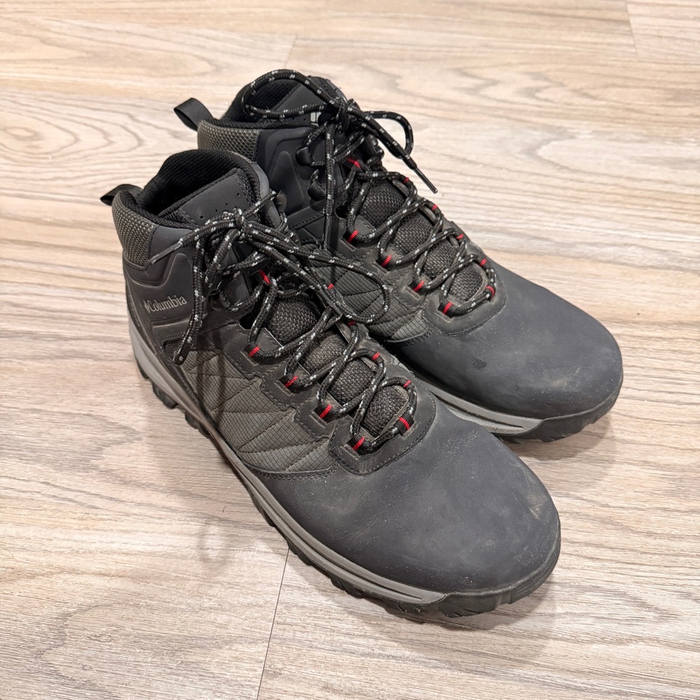 Columbia Men's Black and Red Outdoor Boots